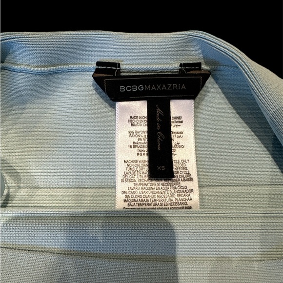 BCBG MAXAZRIA PENCIL SKIRT COLOR: AQUA MIST SIZE: XS - Picture 2 of 2